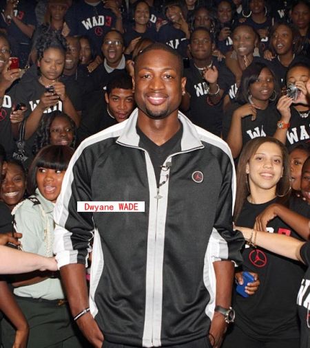 拉斯穆斯·霍伊伦(22 岁)在那不勒斯对阵尤文图斯的比赛中攻入 2 个进球！（22岁拉斯穆斯·霍伊伦在那不勒斯对尤文一役梅开二度！）