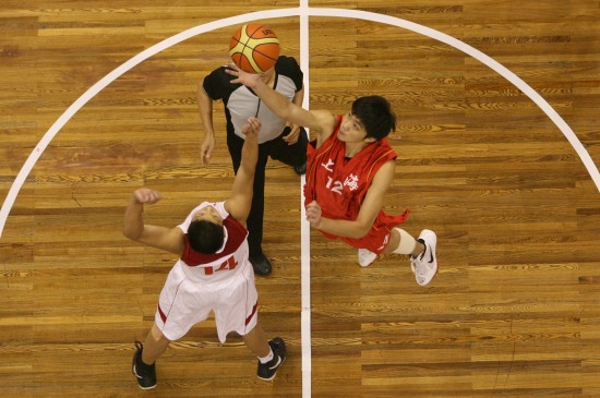 篮球NBA公布球衣销量榜，新晋巨星登顶（NBA发布球衣销售排名，新科巨星位居第一）