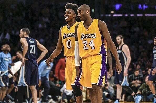 詹姆斯：亚当斯强的离谱，全队人加上教练组、安保才能卡住他（詹姆斯：亚当斯强到离谱，不把全队连同教练组和安保都拉上真拦不住）