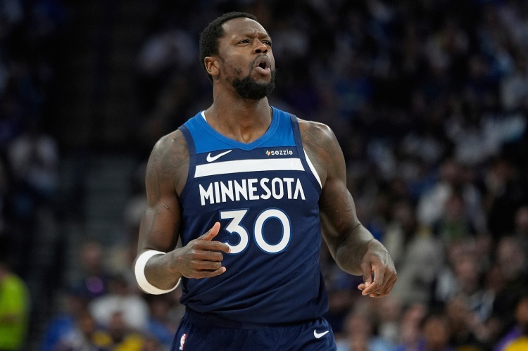 罗马诺：B费仍是沙特球队重要引援之一，但冬窗转会不现实（罗马诺：沙特球队仍将B费列为重点目标，冬窗转会基本无望）