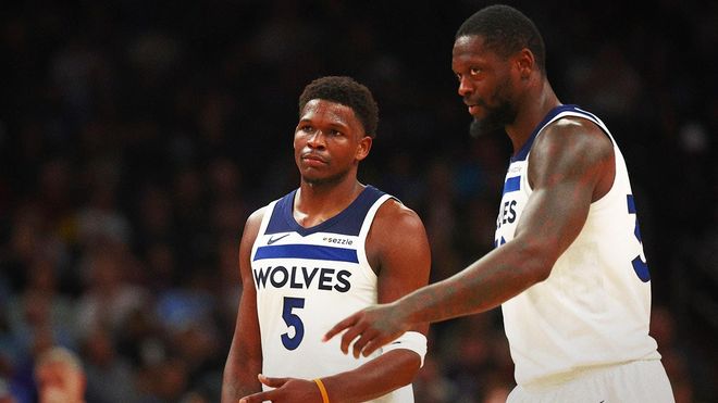 欧冠半场：詹姆斯助攻佩德罗破门，切尔西暂1-0亚特兰大（欧冠中场战报：詹姆斯送助攻佩德罗建功，切尔西暂以1-0领先亚特兰大）