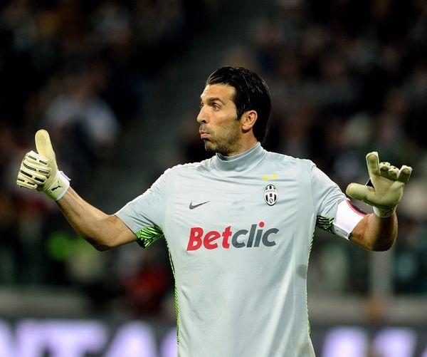 美媒：无论詹姆斯是否退役，这都将是他在湖人的最后一个赛季（美媒：无关退役与否，詹姆斯这一季是湖人生涯终章）