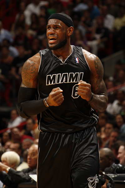 篮球篮网全队完成高强度训练（篮网全队结束高强度合练）