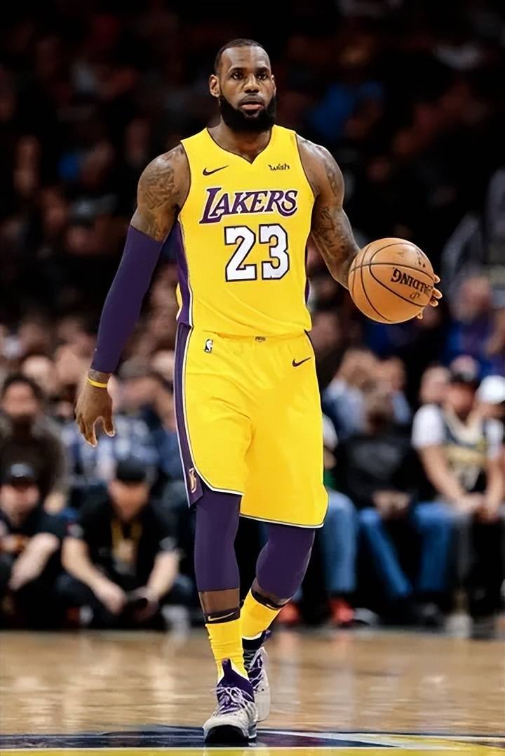 4大科技赋能足球，助力小球员身心脑体全面发展（四大科技加码足球，推动小球员身心脑体全方位成长）